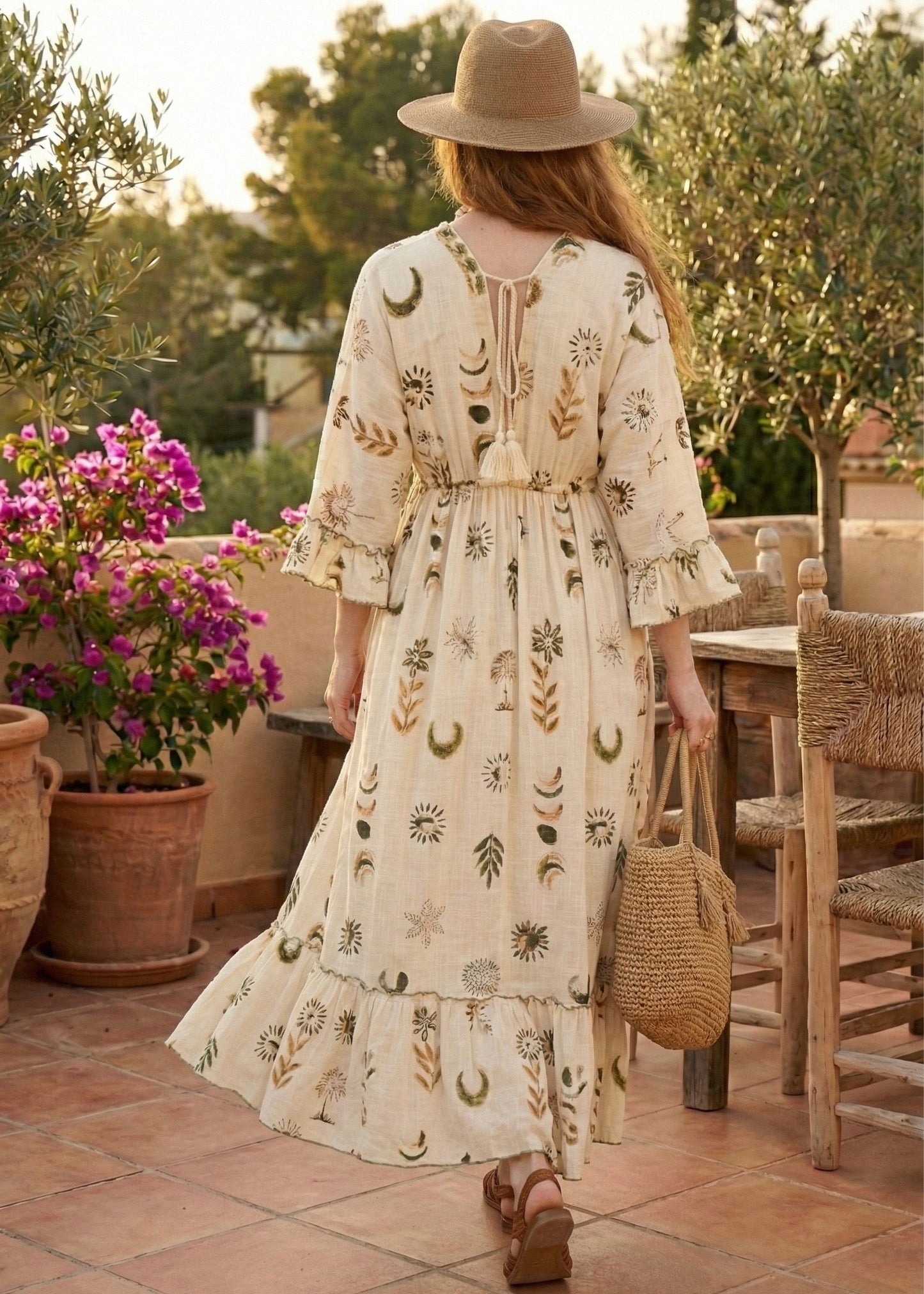 Lange beige dames jurk met print en driekwart mouwen van Piek Fashion