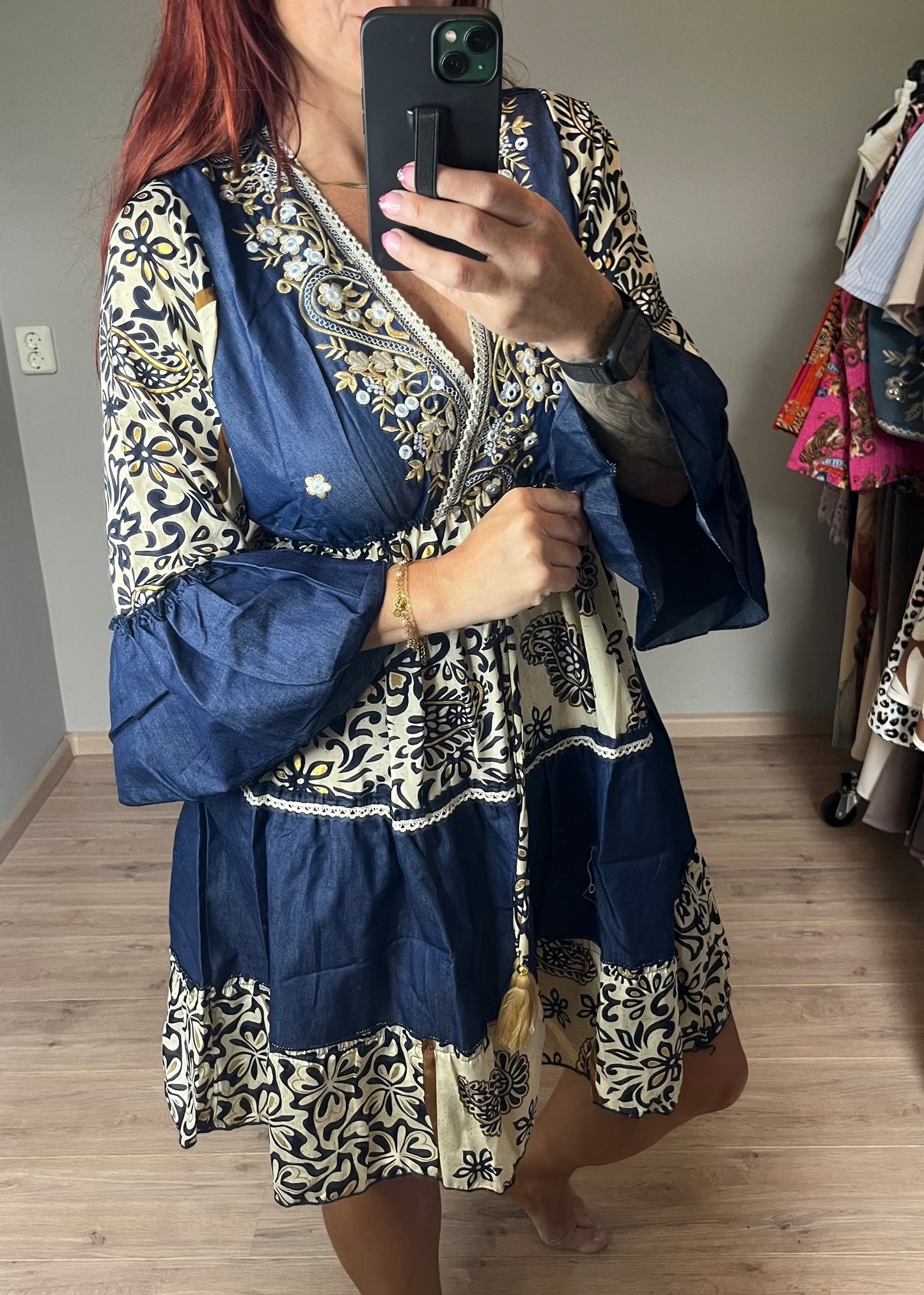 Boho damesjurkje in Ibiza stijl met blauw-beige print, viscose stof, elastiek onder de borst en 3/4 mouwen – one size tot maat 42.