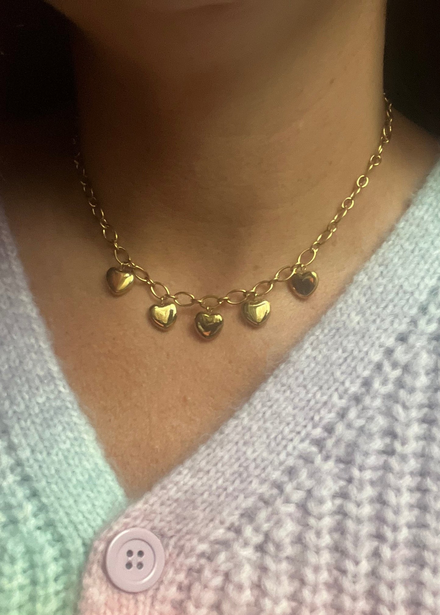 Stainless steel bedelkettingen in goud en zilver. Duurzaam, waterproof en trendy. Elke ketting heeft eigen bedels, mix en match jouw favorieten.