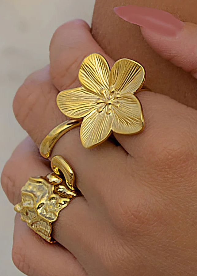 Verstelbare stainless steel ringen in goud en zilver met verschillende designs. Duurzaam, stijlvol en passend voor elke vinger.