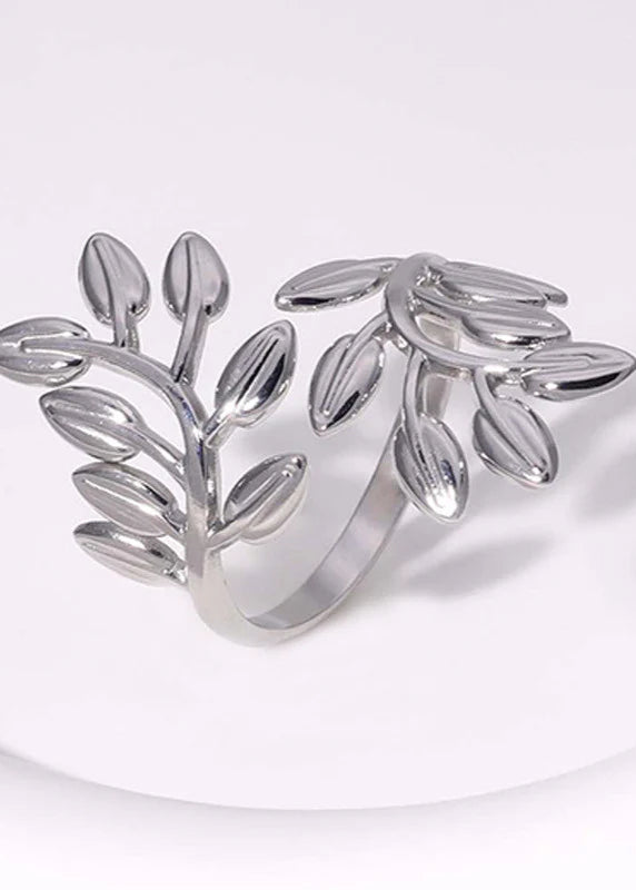 Verstelbare stainless steel ringen in goud en zilver met verschillende designs. Duurzaam, stijlvol en passend voor elke vinger.