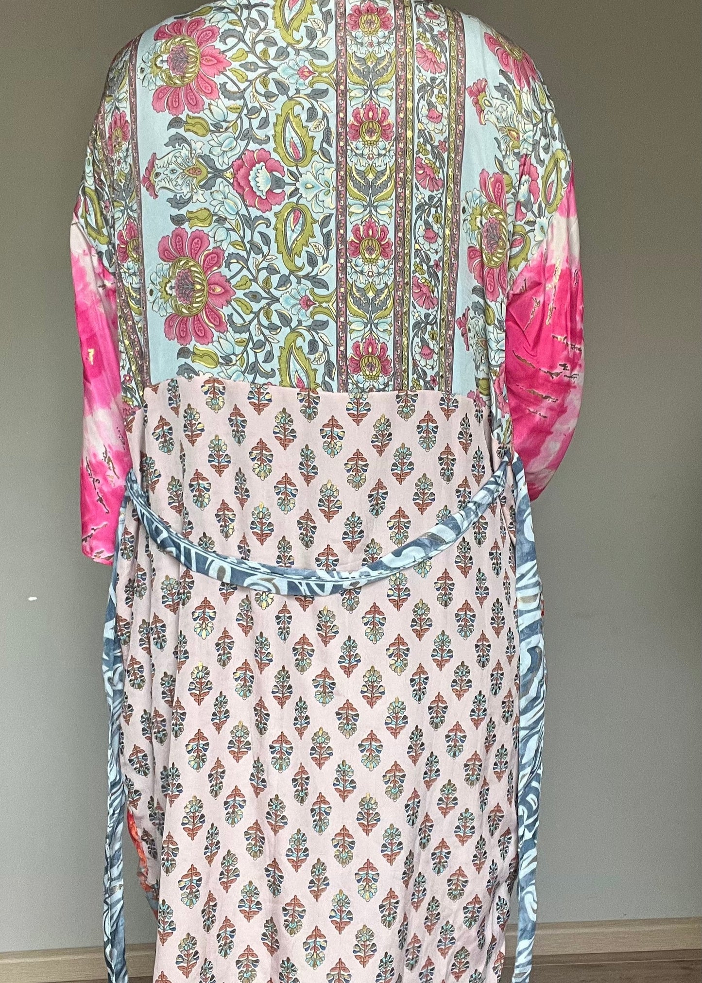 70% zijde luchtige kimono in verschillende hippe boho prints uit india. elk uniek!