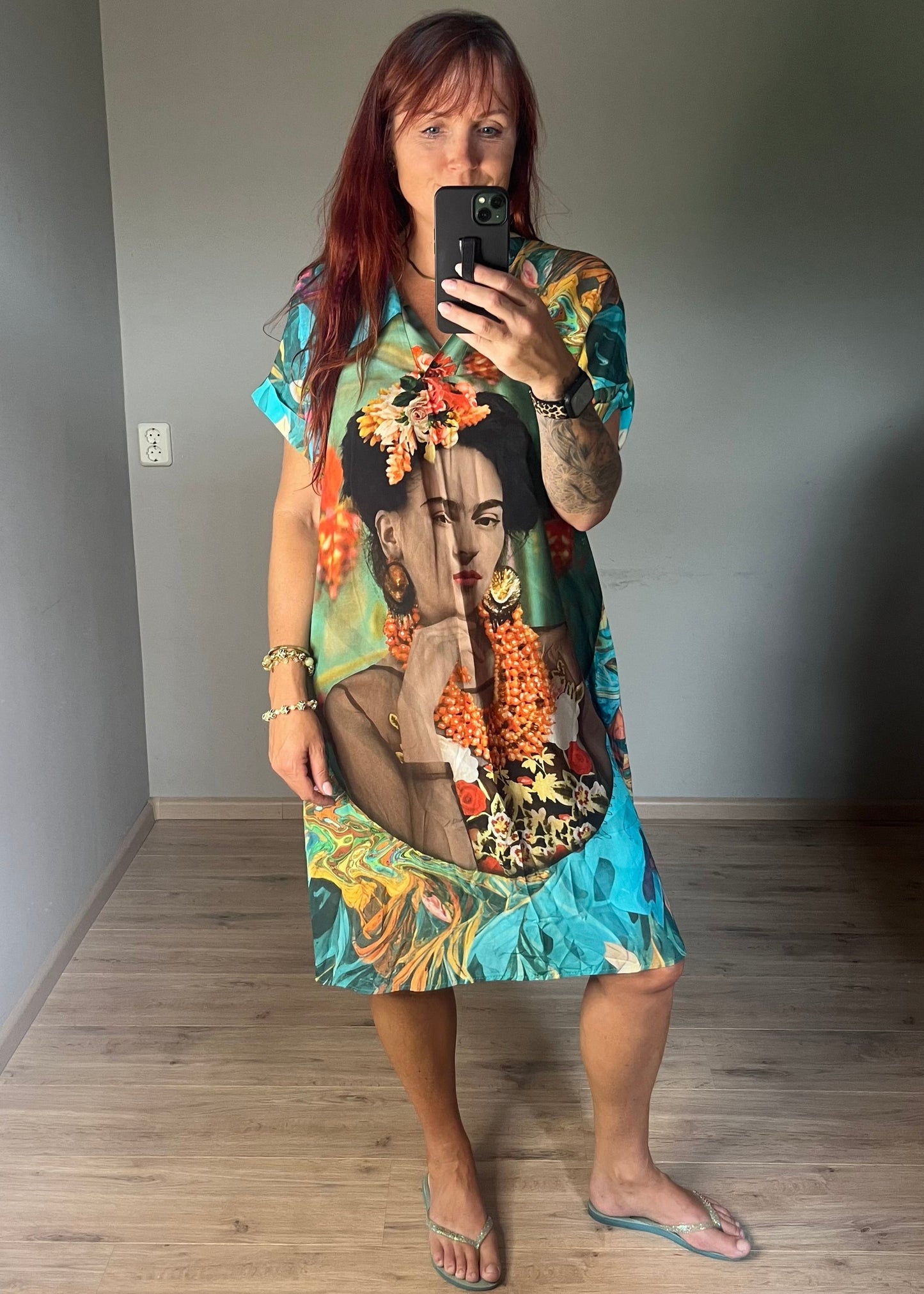 Viscose zomerjurkje met kleurrijke prints, wijd model en one size pasvorm tot maat 44, luchtig en comfortabel.