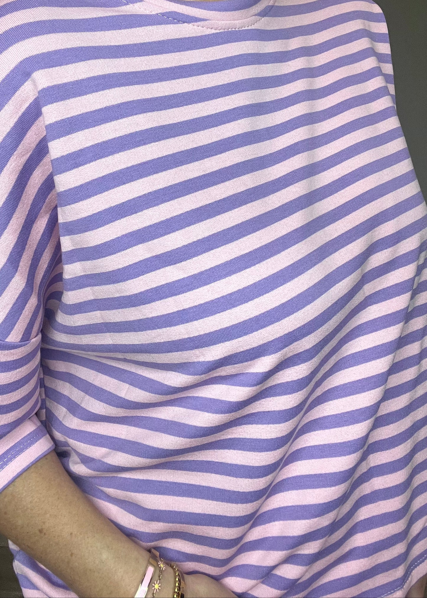Gestreept oversized dames shirt met driekwart mouwen in 8 verschillende kleurcombinatie's van Piek Fashion