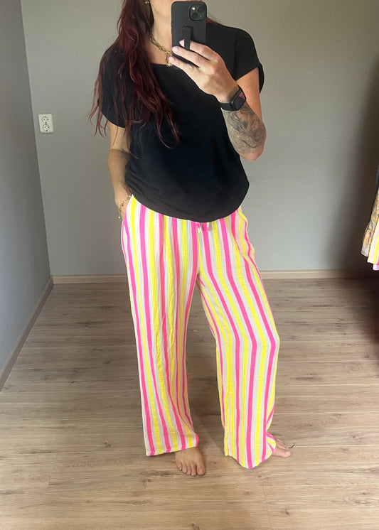 Luchtige katoenen damesbroek in one size, passend tot maat 44 – zomerse broek met elastische taille en rechte pijpen.