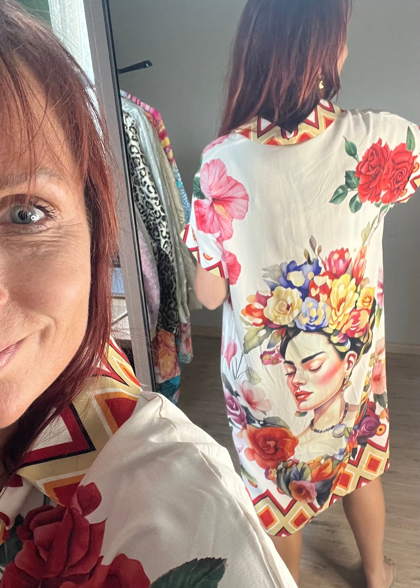 Viscose zomerjurkje met kleurrijke prints, wijd model en one size pasvorm tot maat 44, luchtig en comfortabel.