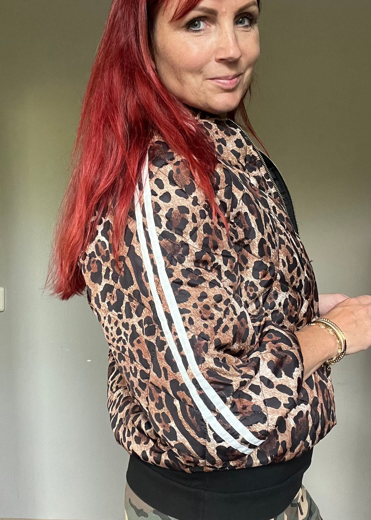 Panterprint bomberjack dames met 3/4 pofmouwen