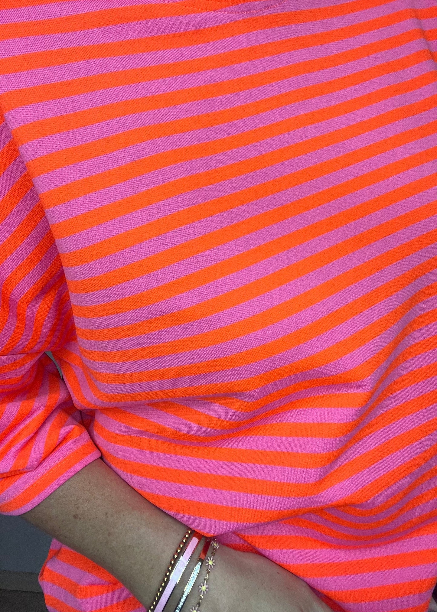 Gestreept oversized dames shirt met driekwart mouwen in 8 verschillende kleurcombinatie's van Piek Fashion