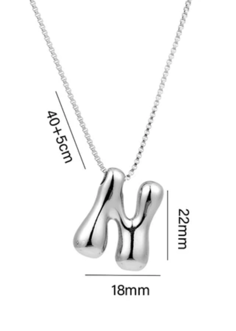 Stainless steel ketting met letter initialen hanger in bubble vorm in goud of zilver van Piek Fashion