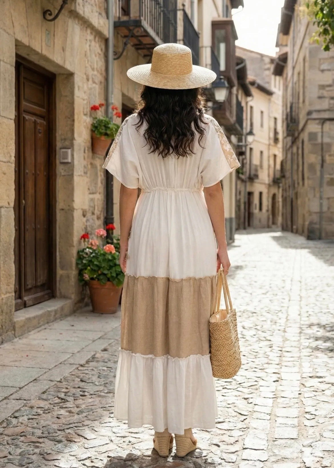 Bohemian maxi jurk van 100% katoen met borduursels, pailletten en onderjurkje voor dames | Piek Fashion