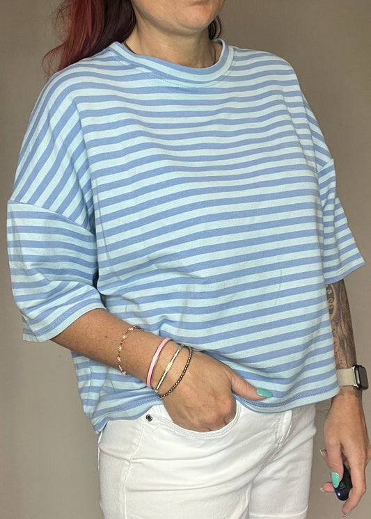 Gestreept oversized dames shirt met driekwart mouwen in 8 verschillende kleurcombinatie's van Piek Fashion