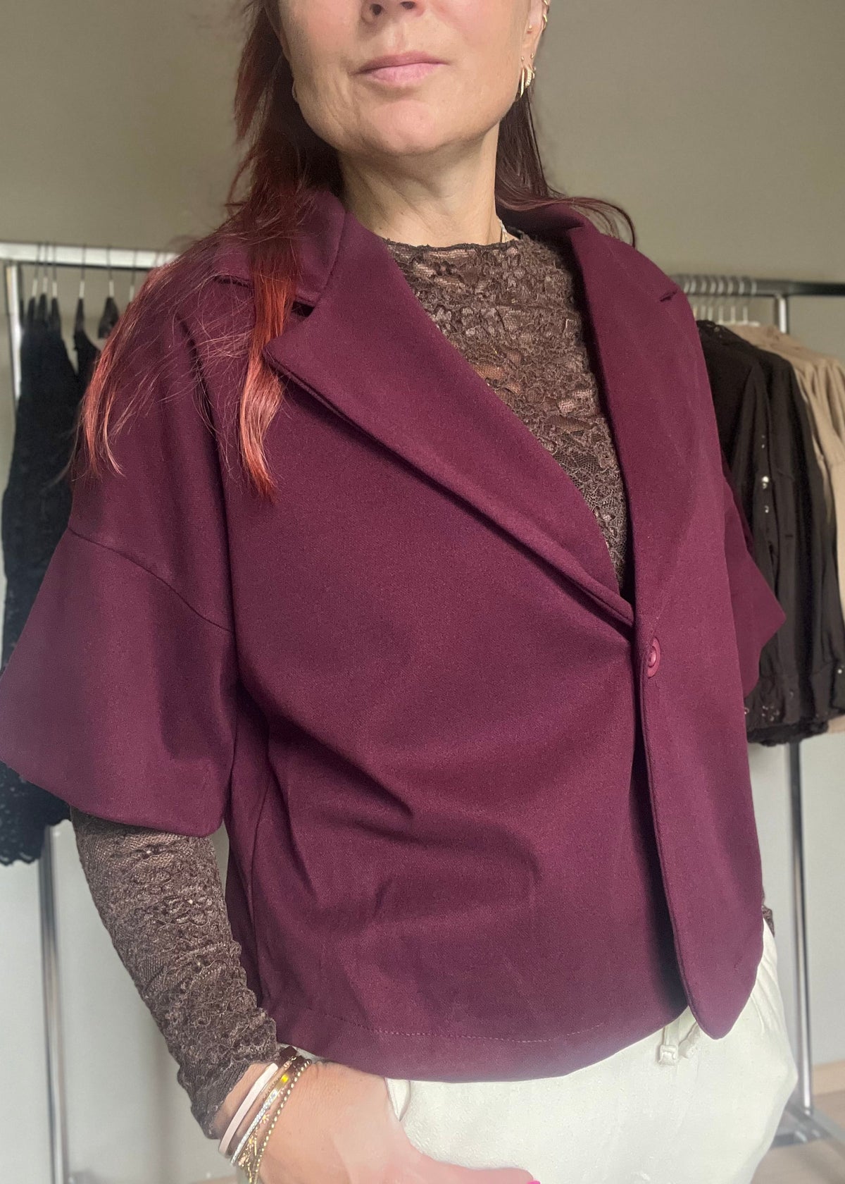 Aubergine donkerrood oversized damesjasje met 3/4 mouwen