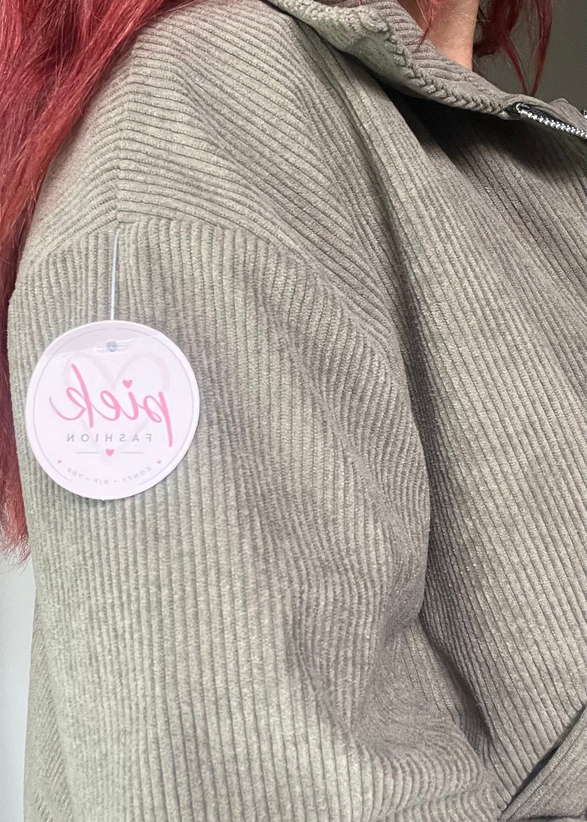 Taupe trendy damesjasje van corduroy met rits en zakken