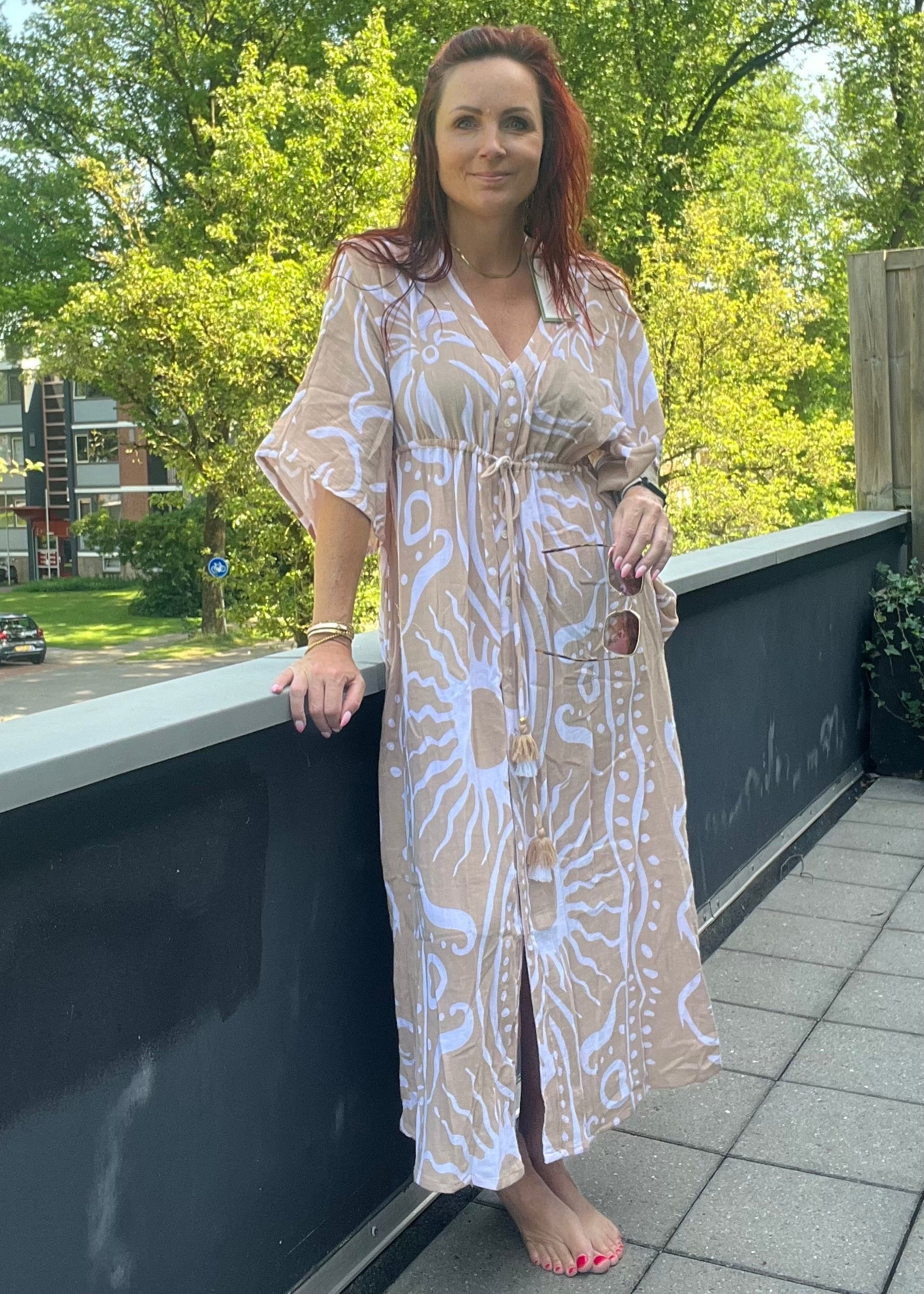 Luchtige katoenen maxi jurk met print voor dames in groen, beige en zwart | Piek Fashion