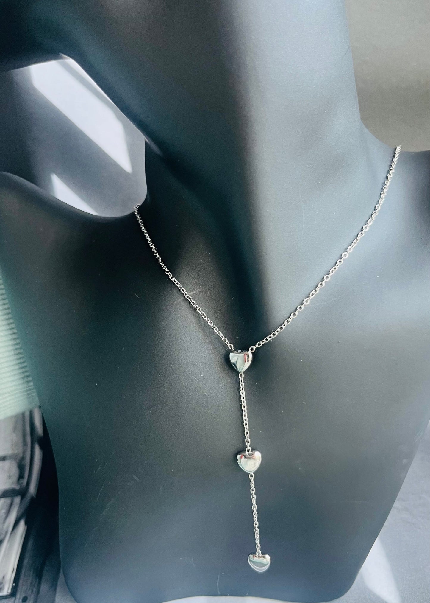 Shop stijlvolle stainless steel kettingen met hanger bij Piek Fashion. Duurzaam, verkleurt niet en perfect te combineren. Tijdloze sieraden voor elke outfit