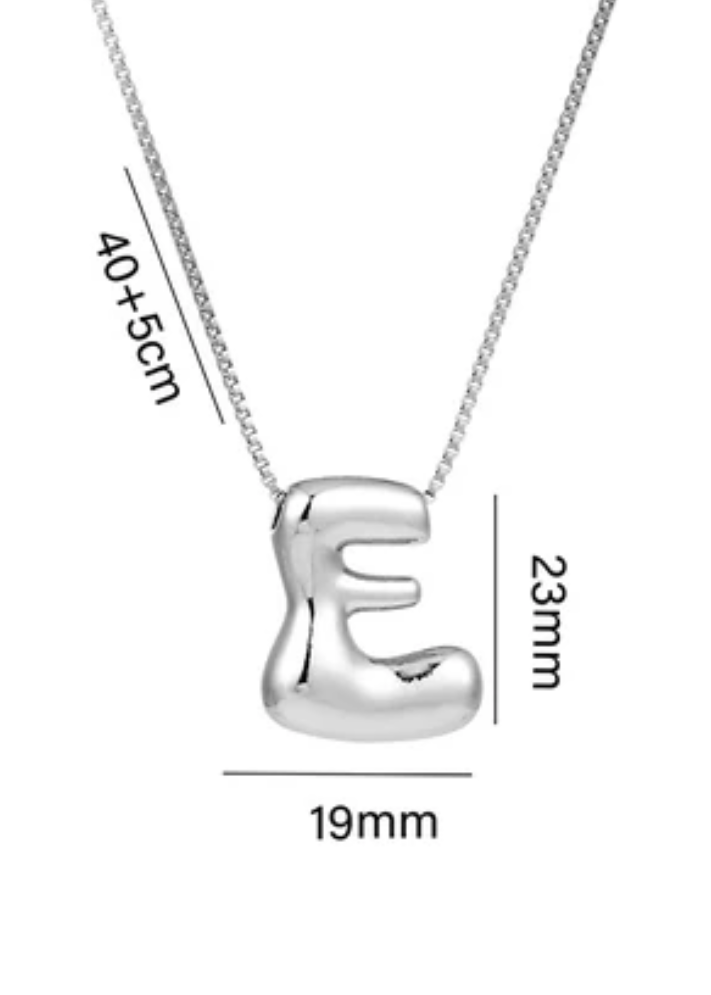 Stainless steel ketting met letter initialen hanger in bubble vorm in goud of zilver van Piek Fashion